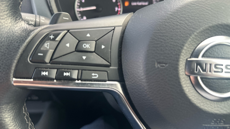 Nissan Juke 1.0 DiG-T 114 N-Connecta 5dr DCT Petrol Hatchback